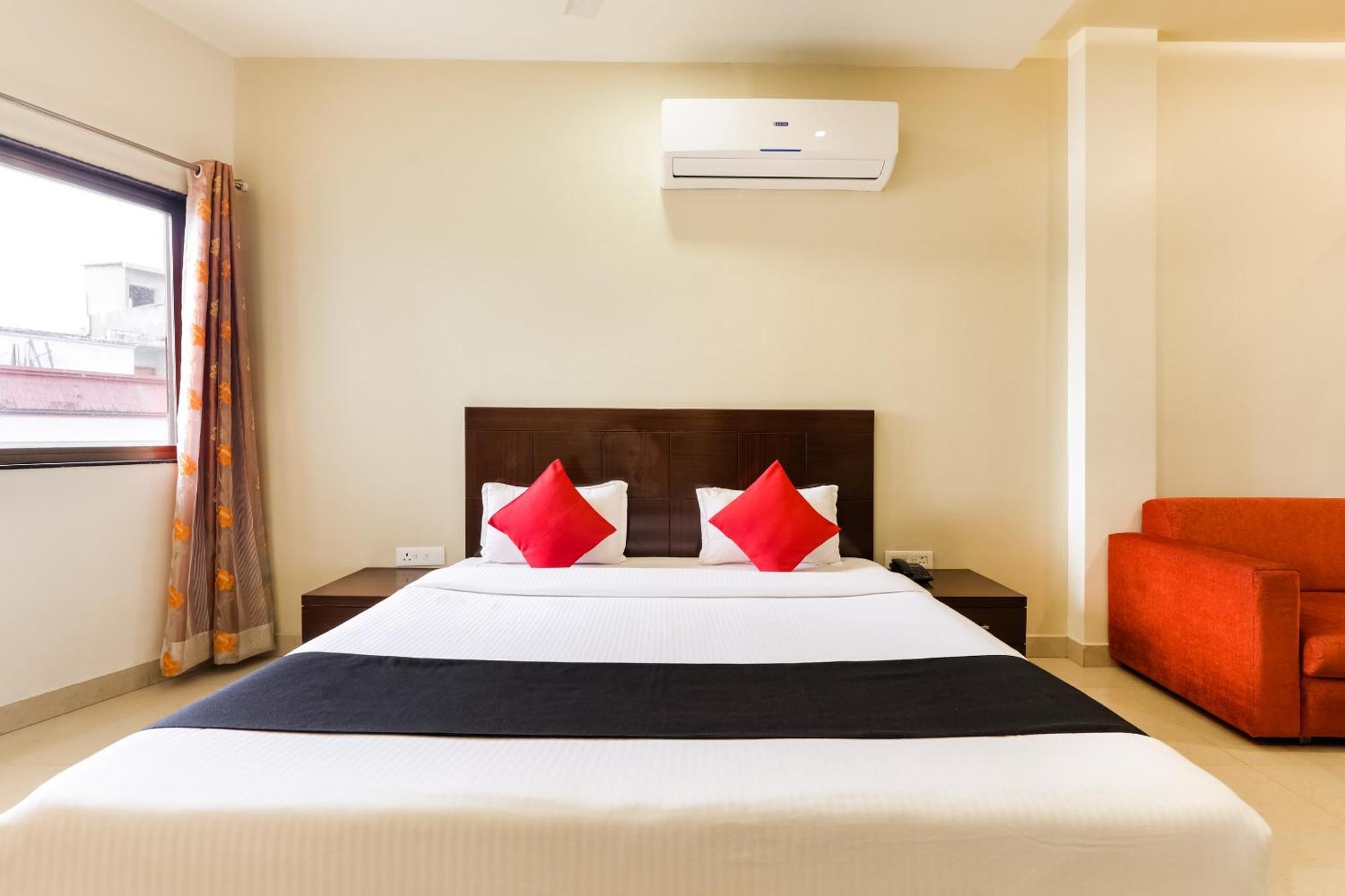 Super Townhouse Lalghati Near Airport โบปาล ภายนอก รูปภาพ