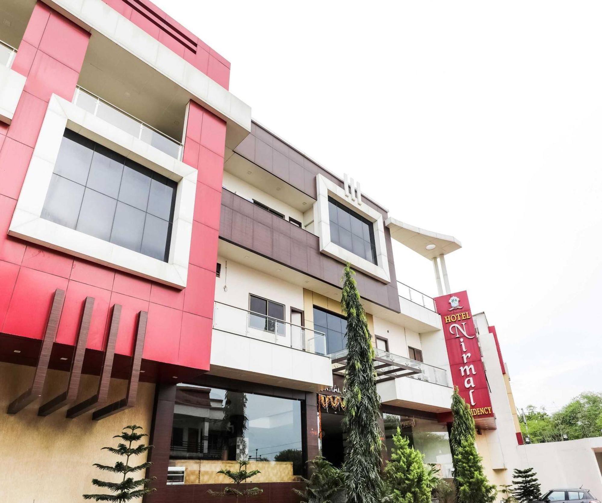 Super Townhouse Lalghati Near Airport โบปาล ภายนอก รูปภาพ