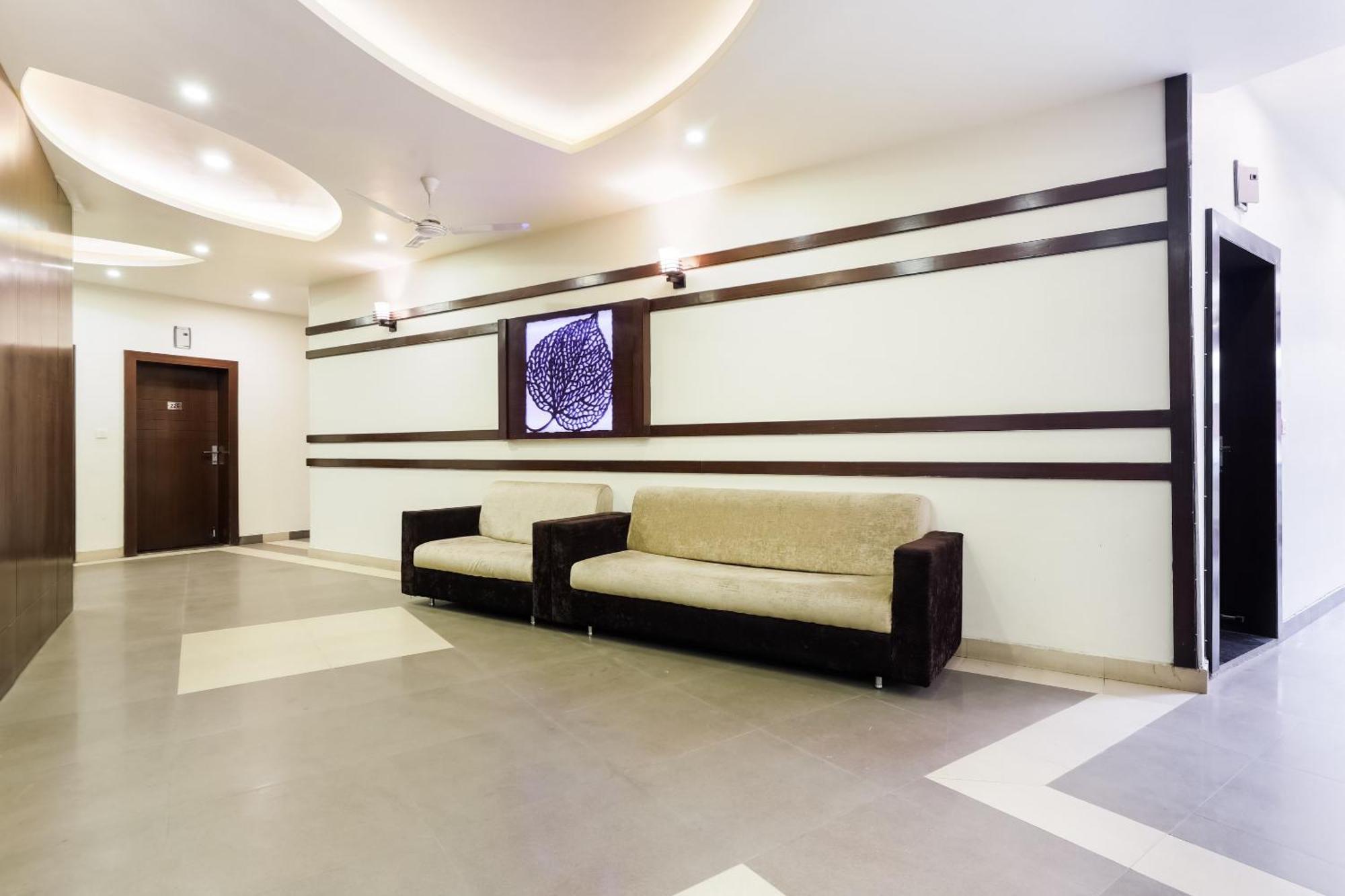 Super Townhouse Lalghati Near Airport โบปาล ภายนอก รูปภาพ