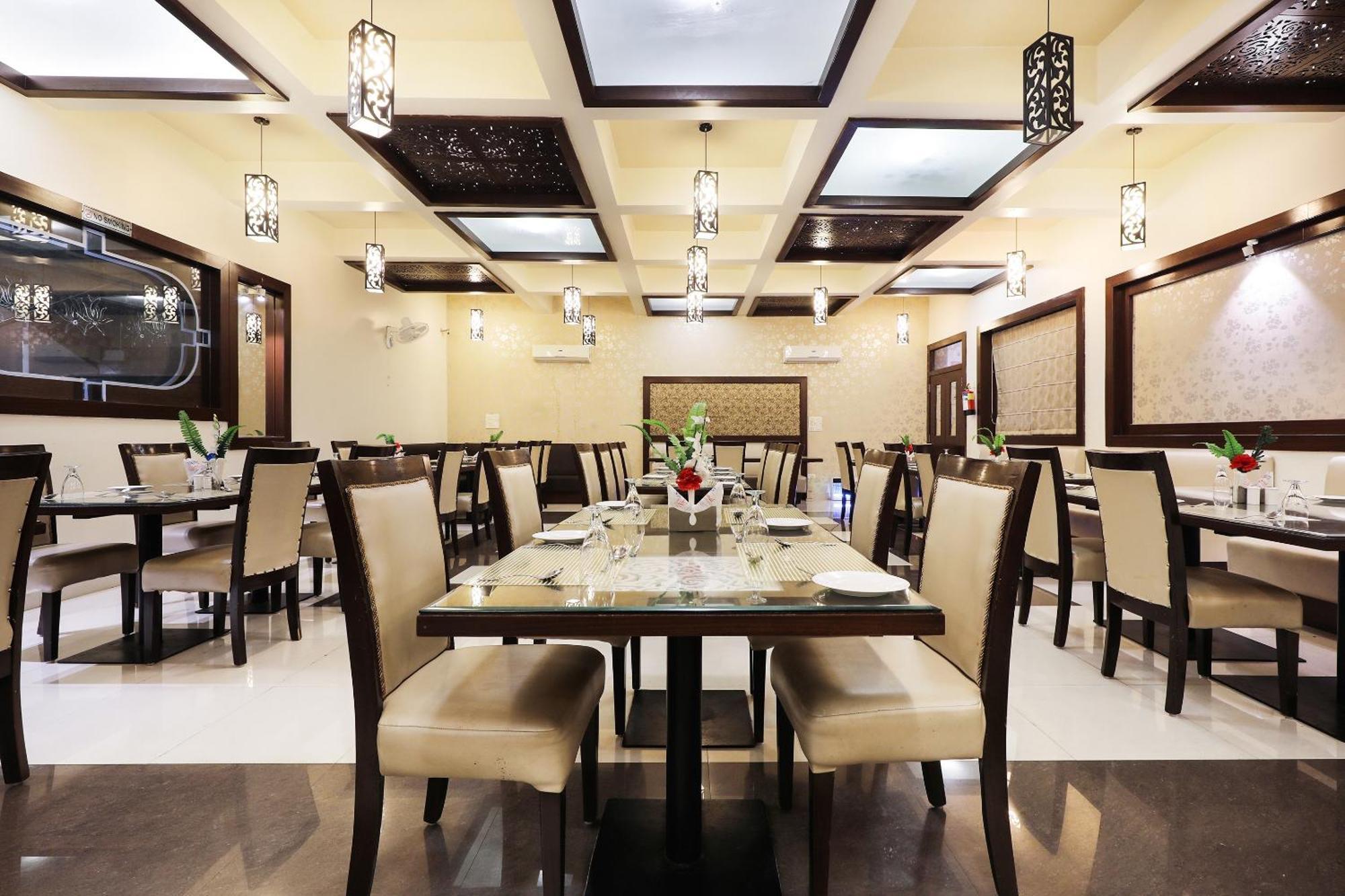 Super Townhouse Lalghati Near Airport โบปาล ภายนอก รูปภาพ