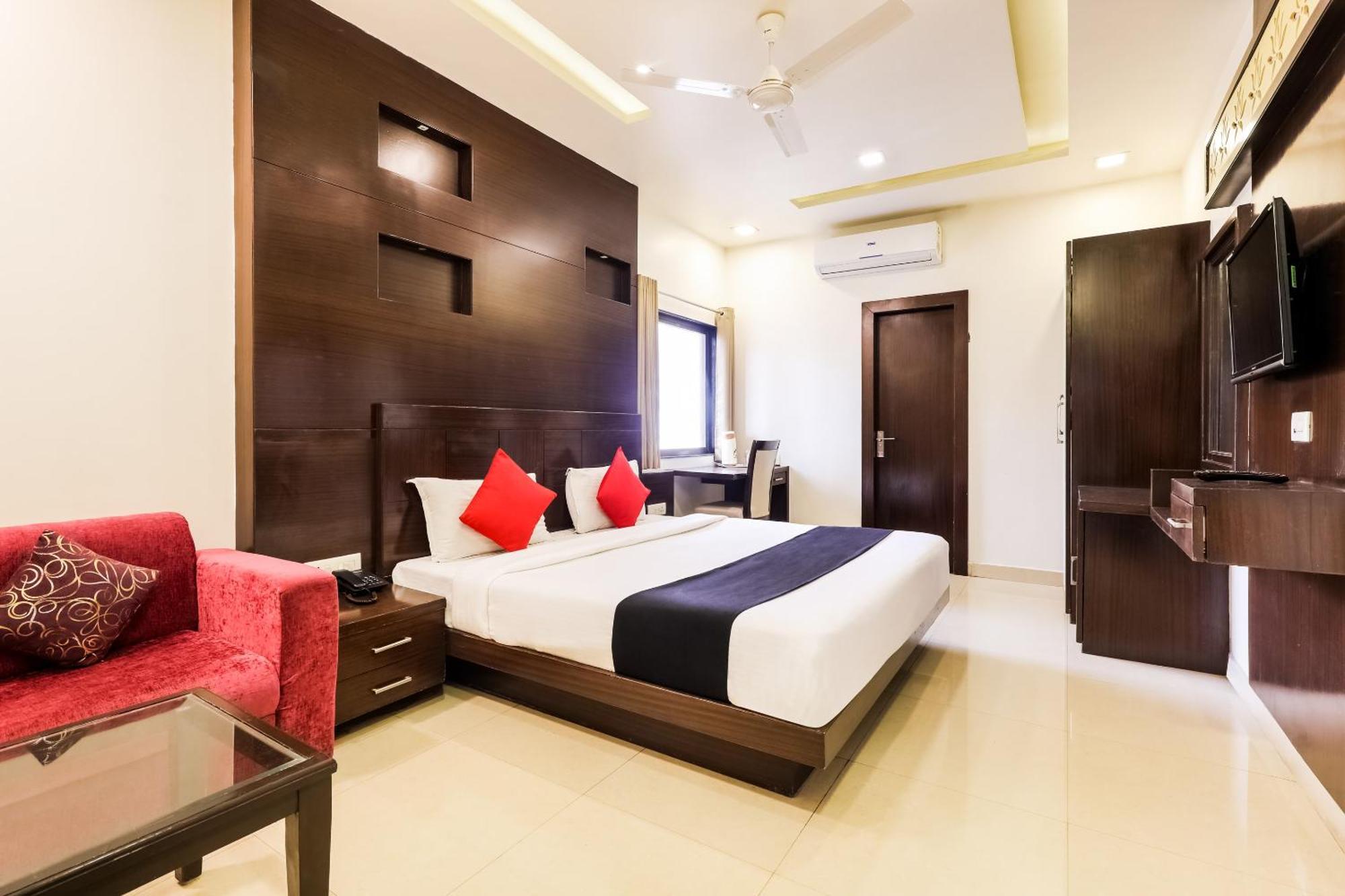 Super Townhouse Lalghati Near Airport โบปาล ภายนอก รูปภาพ