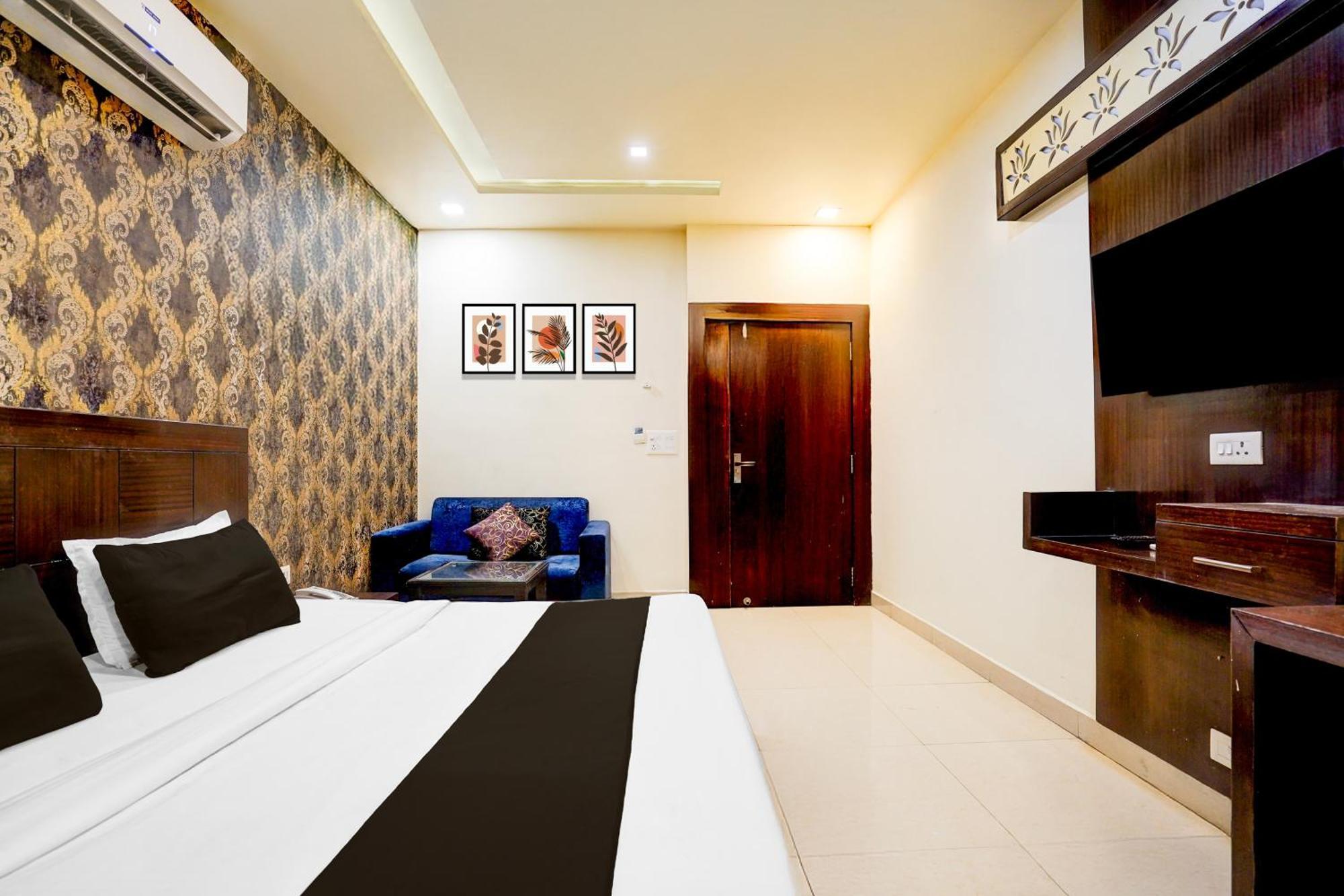 Super Townhouse Lalghati Near Airport โบปาล ภายนอก รูปภาพ