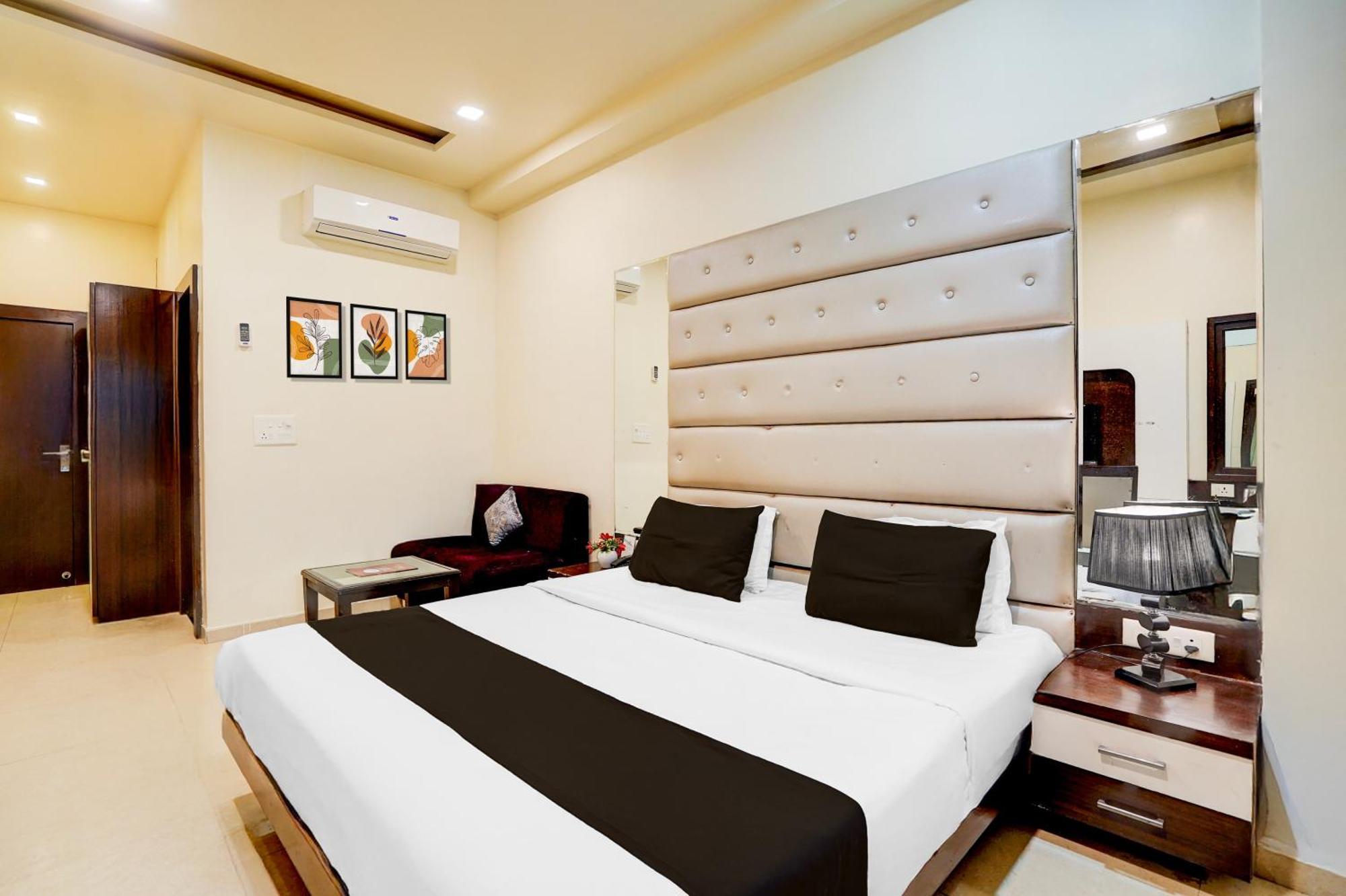 Super Townhouse Lalghati Near Airport โบปาล ภายนอก รูปภาพ