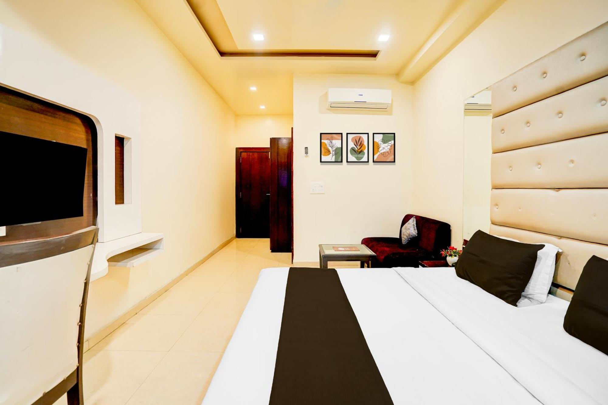 Super Townhouse Lalghati Near Airport โบปาล ภายนอก รูปภาพ