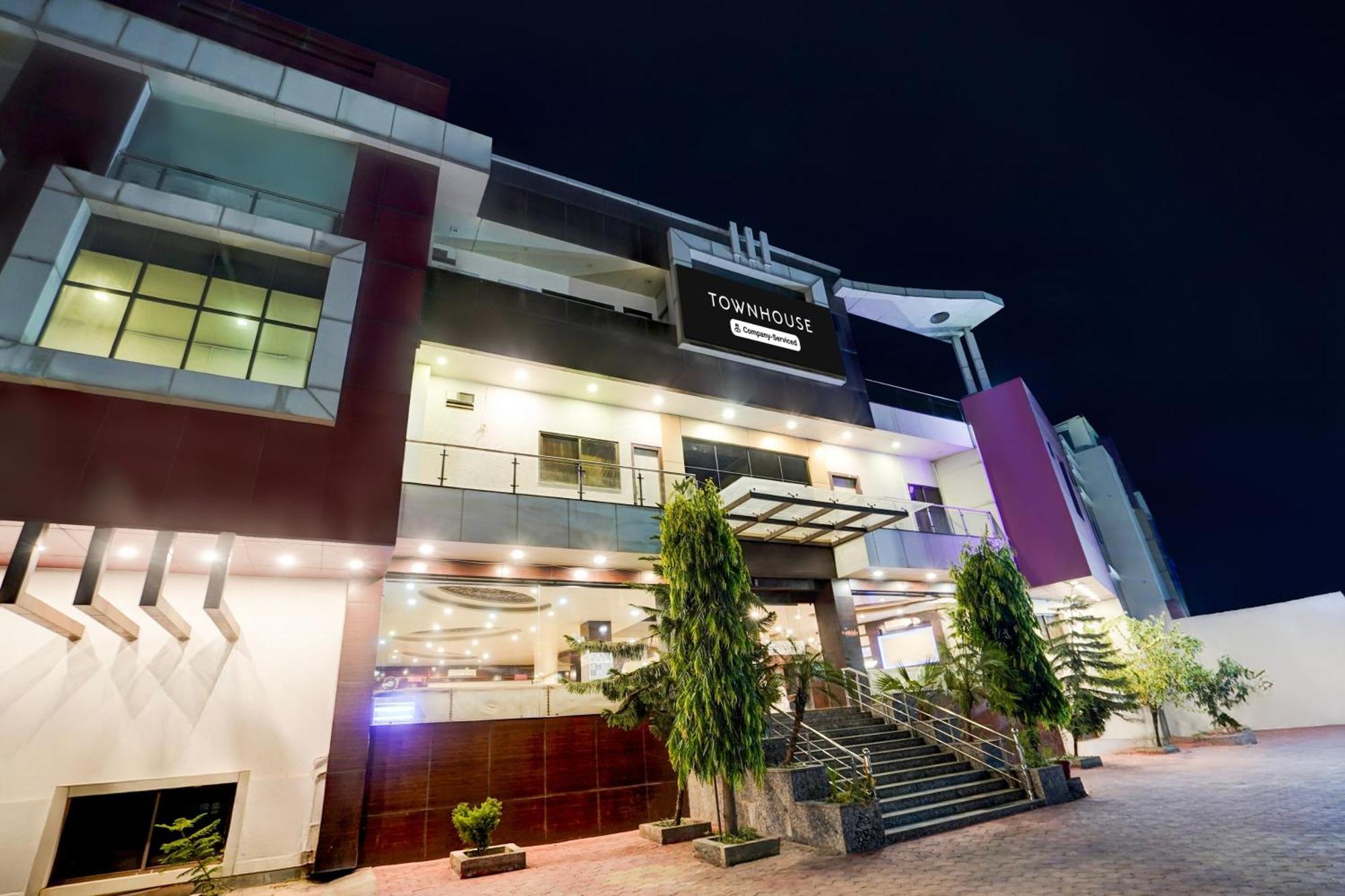 Super Townhouse Lalghati Near Airport โบปาล ภายนอก รูปภาพ
