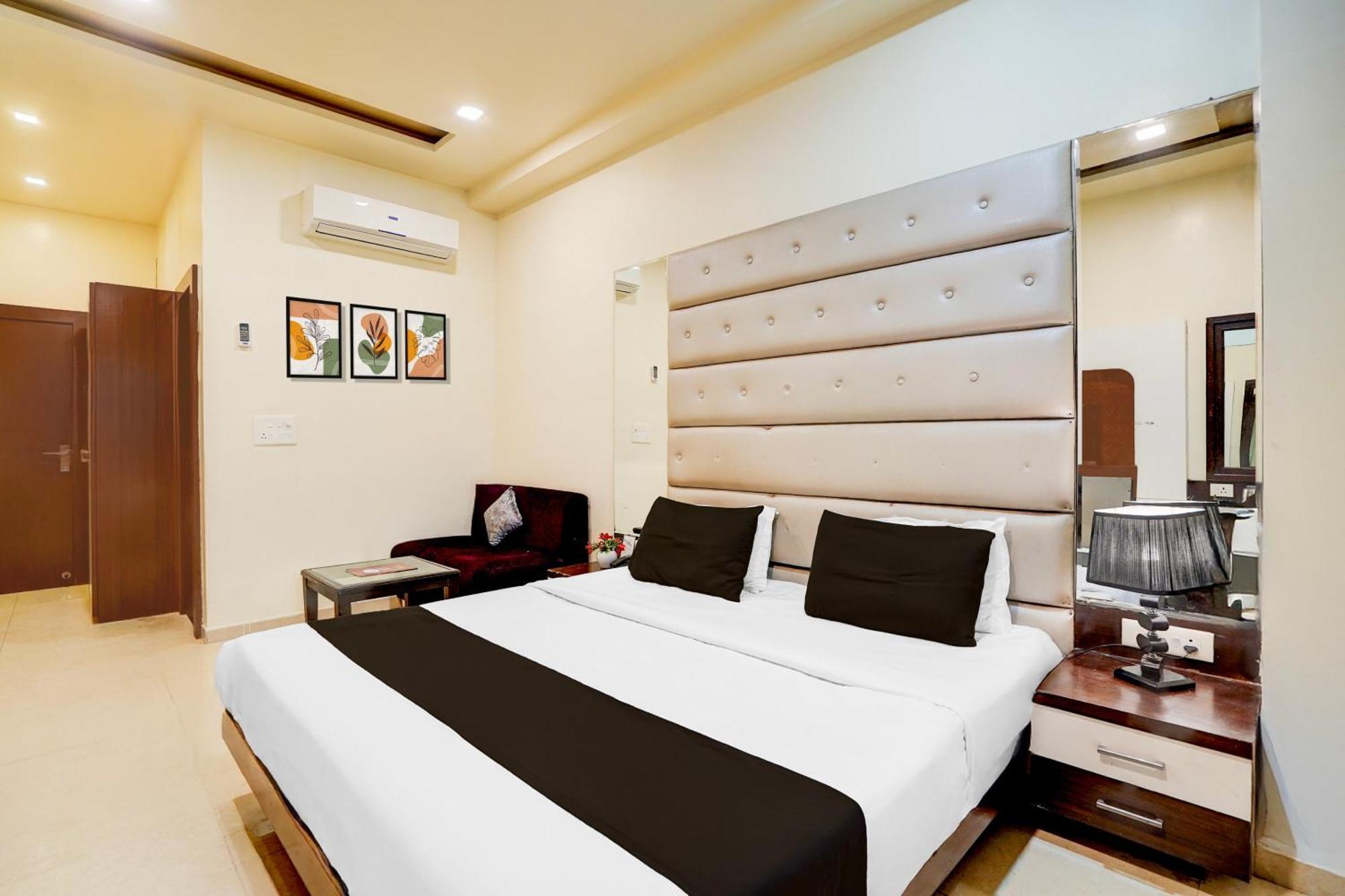 Super Townhouse Lalghati Near Airport โบปาล ภายนอก รูปภาพ