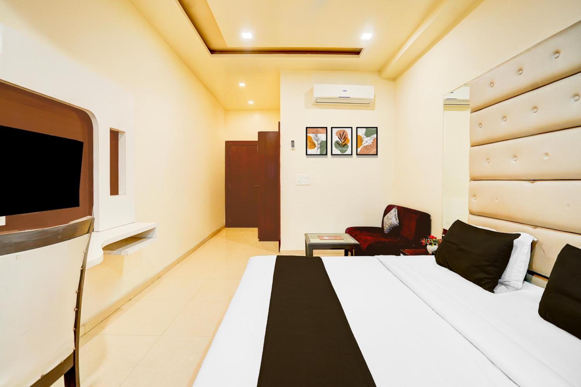 Super Townhouse Lalghati Near Airport โบปาล ภายนอก รูปภาพ