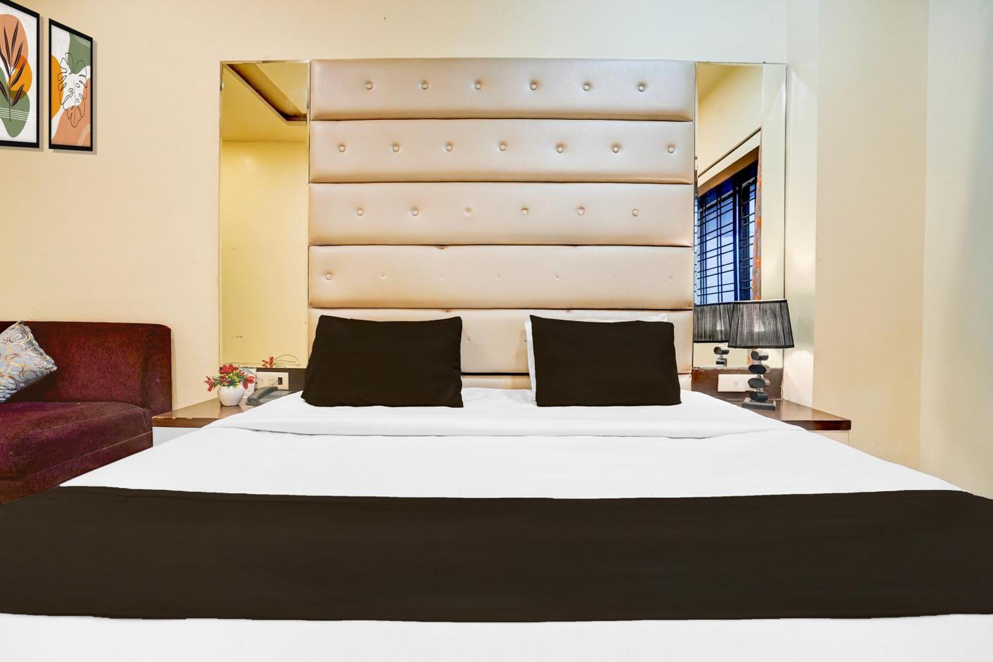 Super Townhouse Lalghati Near Airport โบปาล ภายนอก รูปภาพ