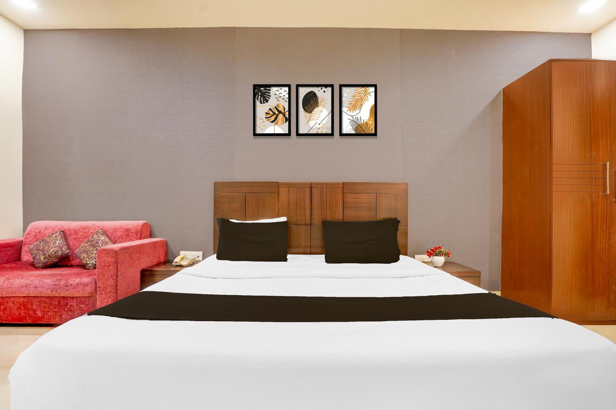 Super Townhouse Lalghati Near Airport โบปาล ภายนอก รูปภาพ