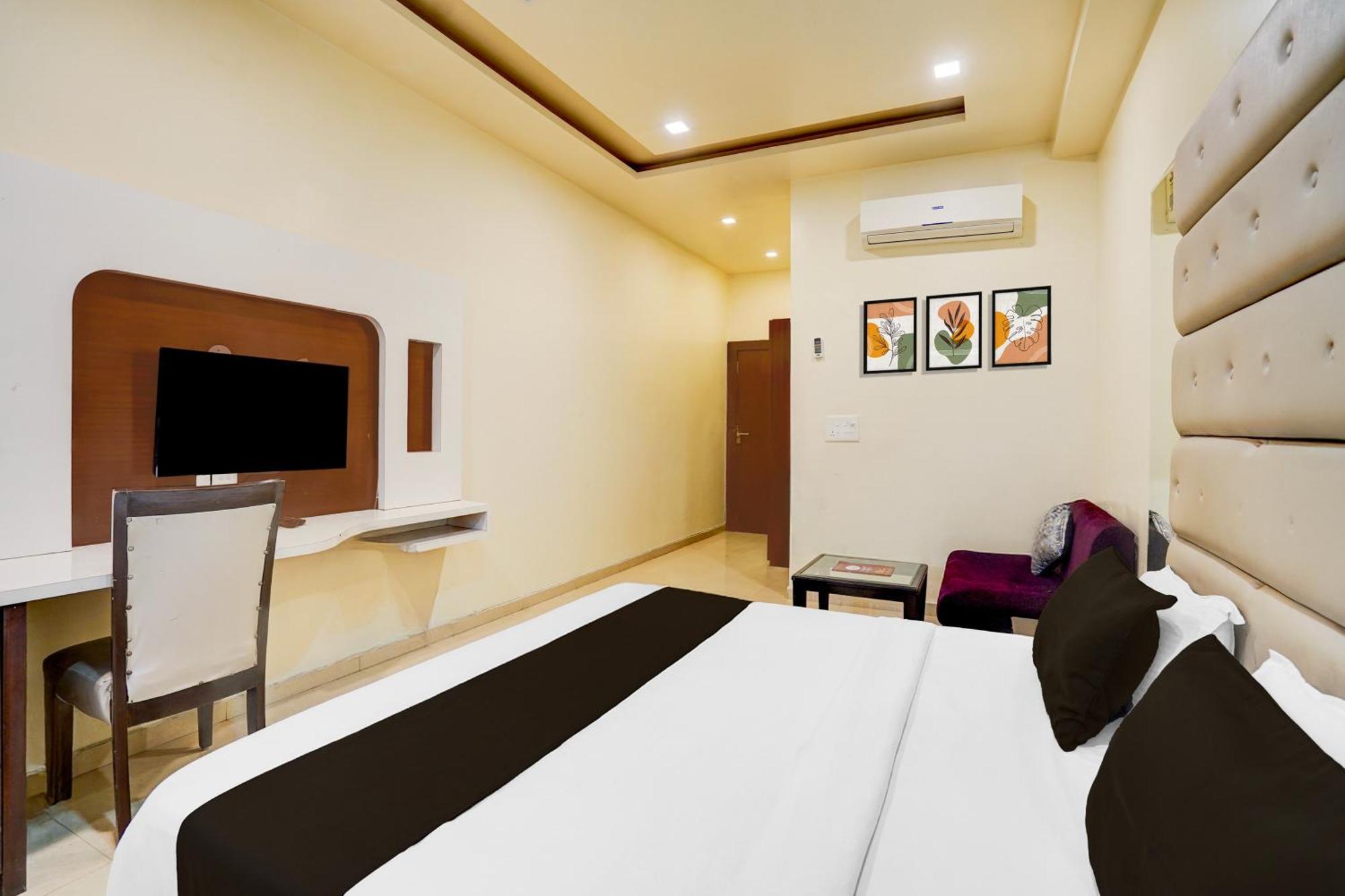 Super Townhouse Lalghati Near Airport โบปาล ภายนอก รูปภาพ